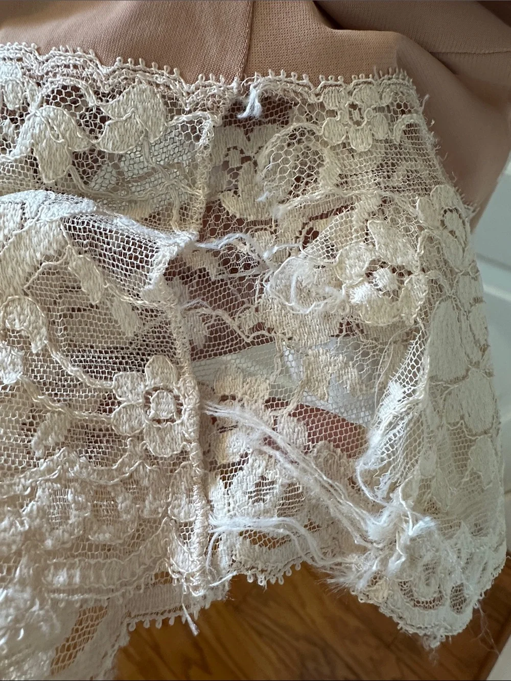Vintage 60s Artemis Dark Tan/ Light Brown Slip with Cream Lace Trim - Picture 5 of 7